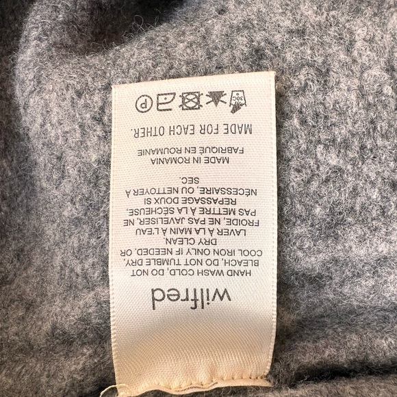 Wilfred Gray V-Neck Button Front Cardigan - Picture 4 of 5